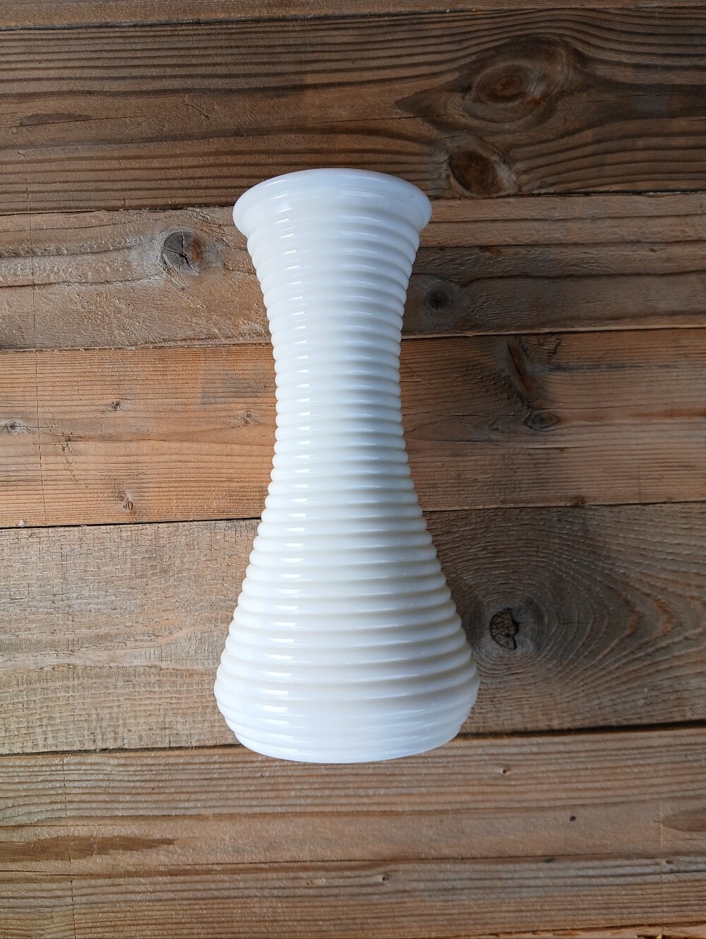 (2/20$)White Ribbed Milk Glass Vase - Minimal Home Accent